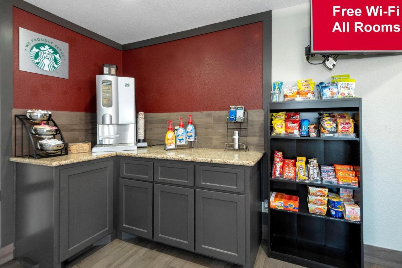 Red Roof Inn Plus+ Хантсвилл Экстерьер фото