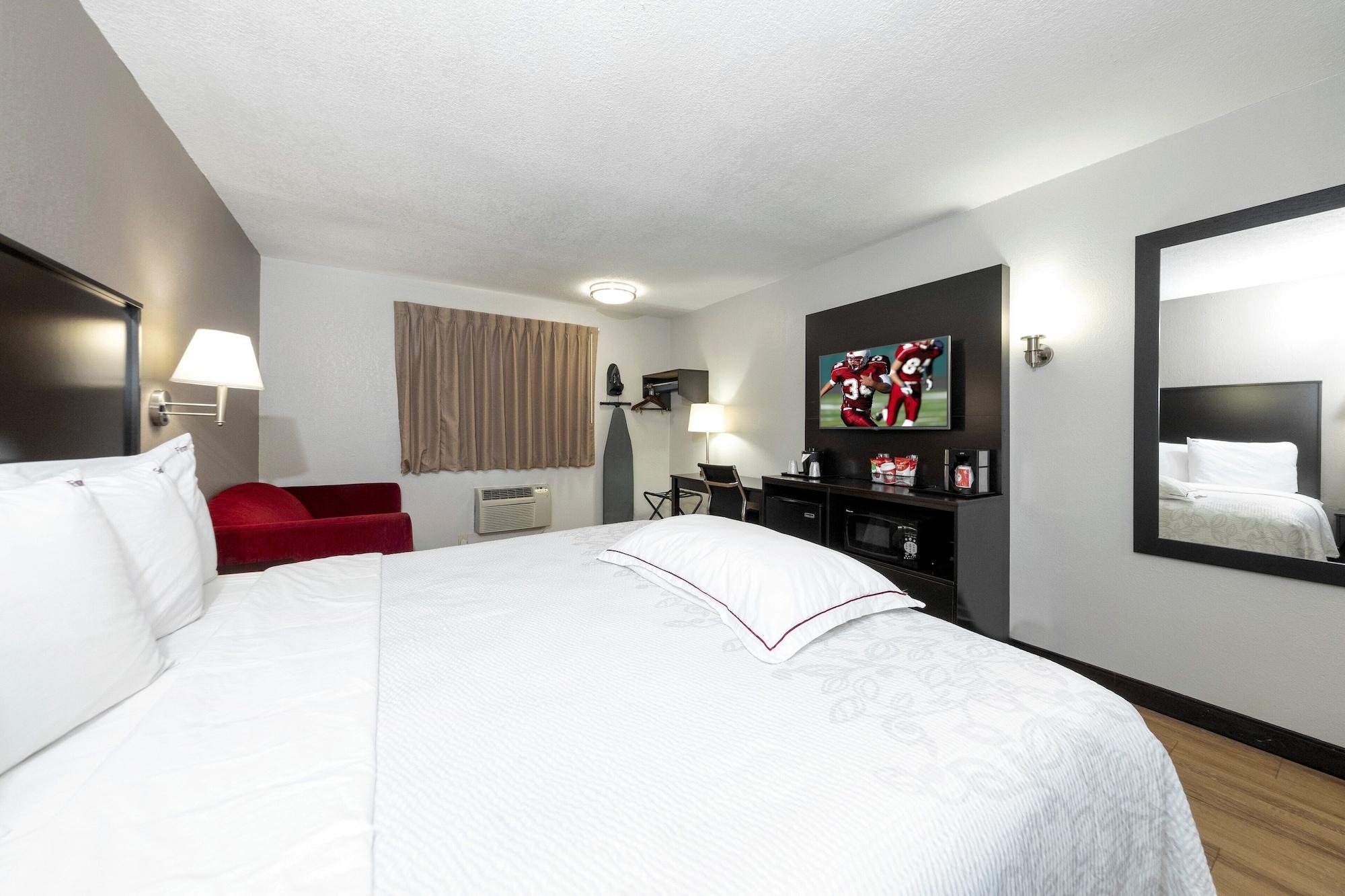 Red Roof Inn Plus+ Хантсвилл Экстерьер фото