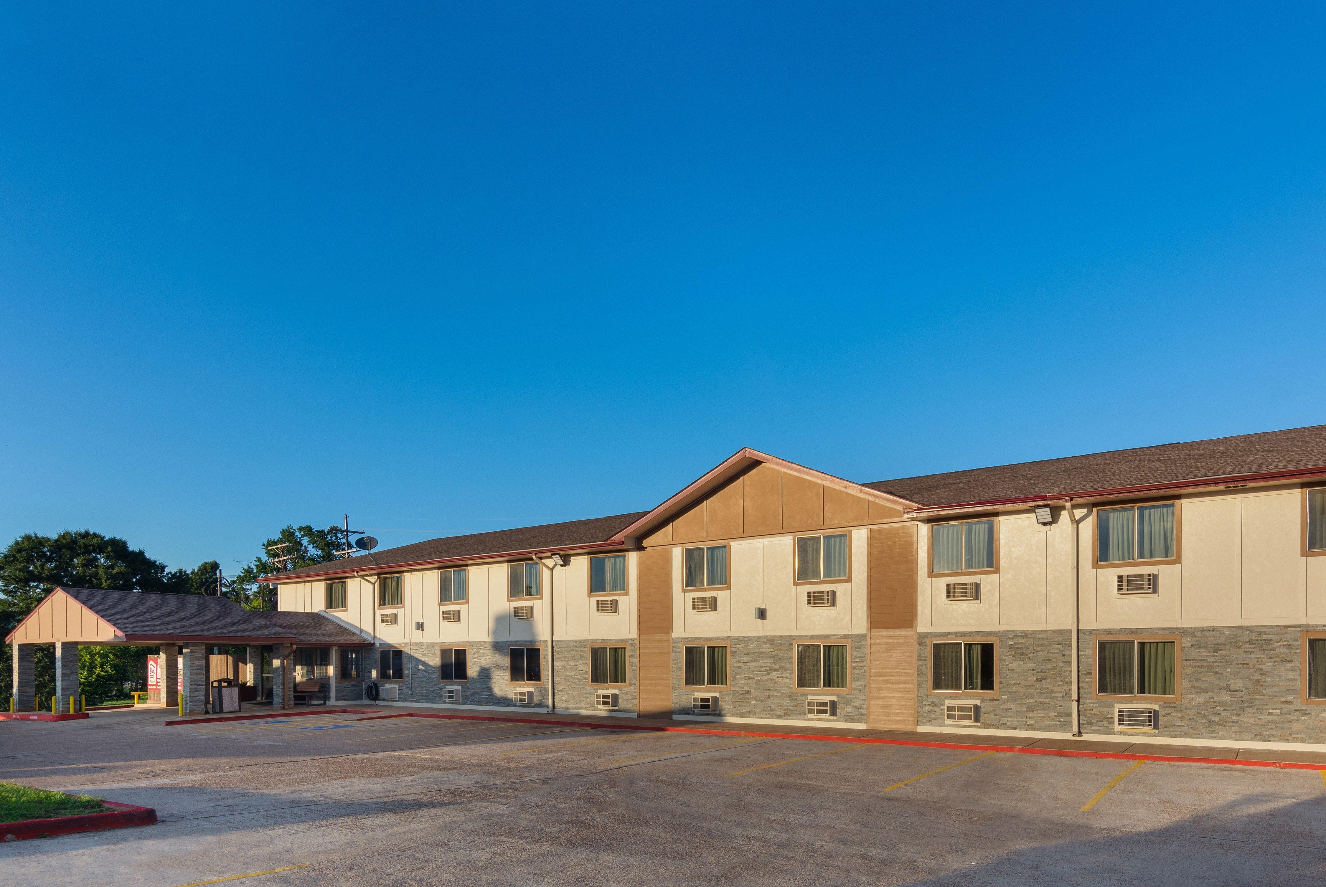 Red Roof Inn Plus+ Хантсвилл Экстерьер фото