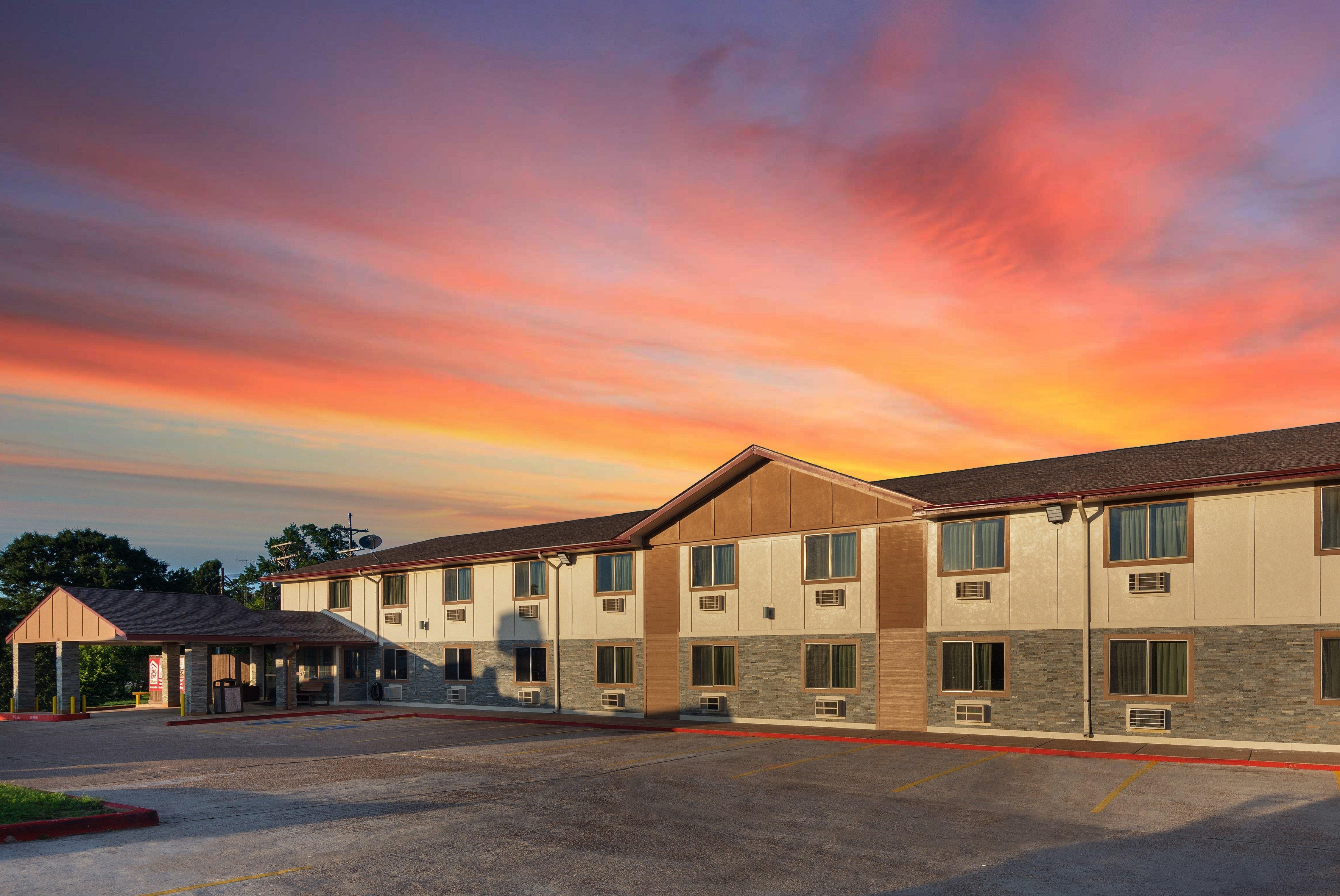 Red Roof Inn Plus+ Хантсвилл Экстерьер фото