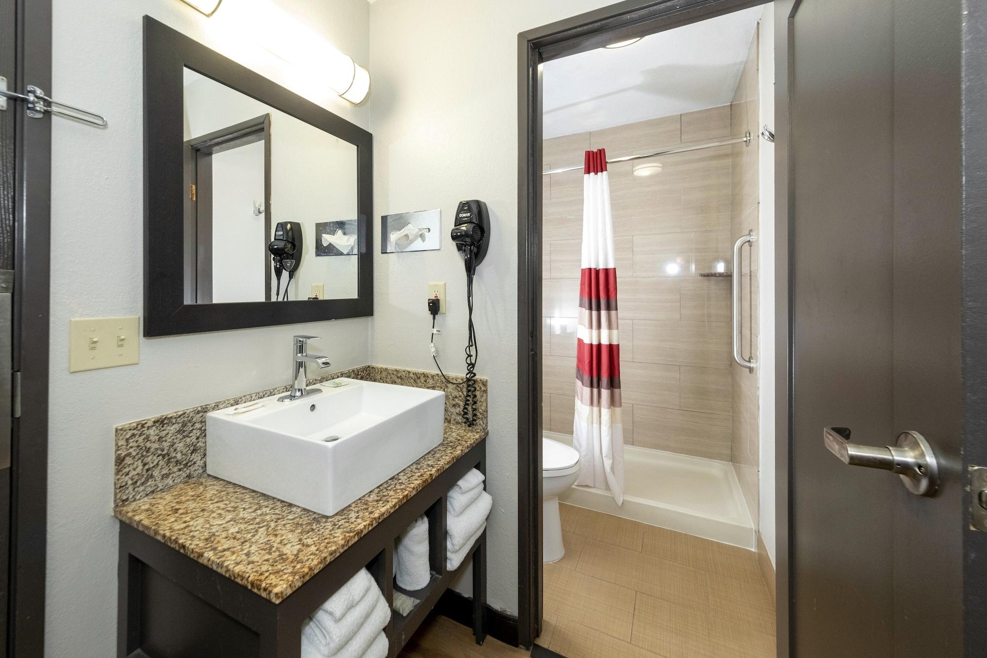 Red Roof Inn Plus+ Хантсвилл Экстерьер фото