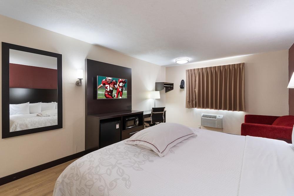 Red Roof Inn Plus+ Хантсвилл Экстерьер фото