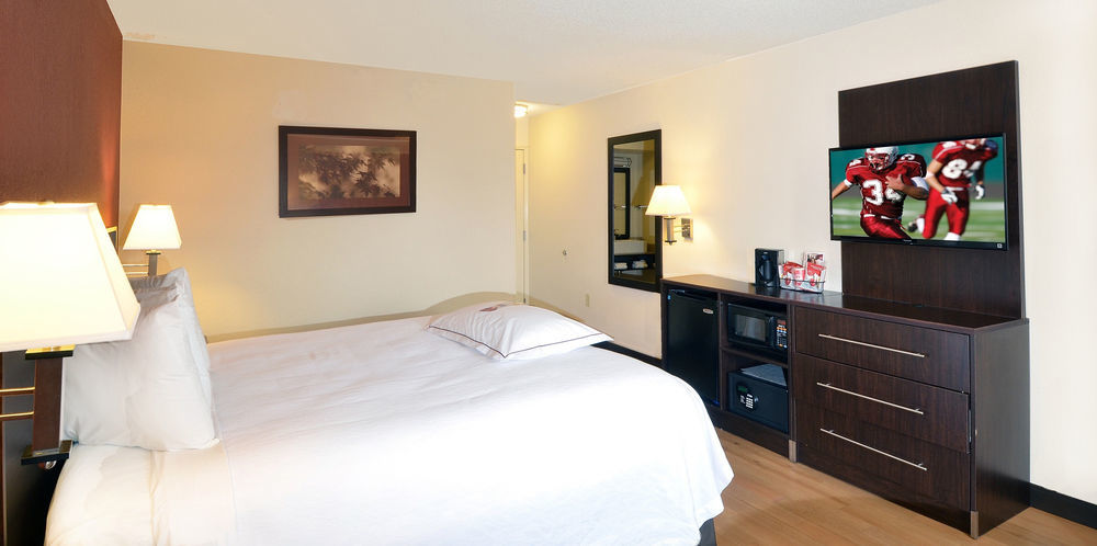 Red Roof Inn Plus+ Хантсвилл Экстерьер фото
