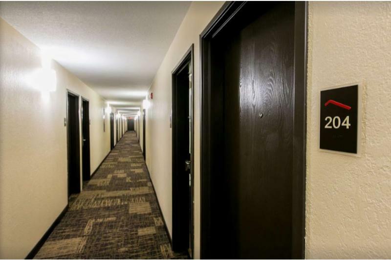 Red Roof Inn Plus+ Хантсвилл Экстерьер фото