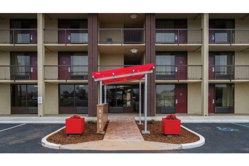 Red Roof Inn Plus+ Хантсвилл Экстерьер фото